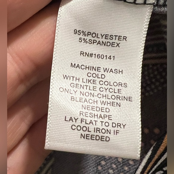 Daily Thread 1/2 Sleeve V-Neck Wave Patterned Top - Picture 5 of 5